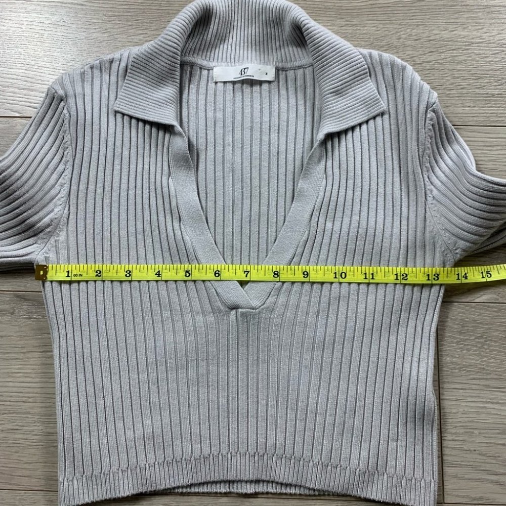 Four Three Seven 437 Grey Ribbed V-neck Cropped Long Sleeve Knit Top - Picture 6 of 7